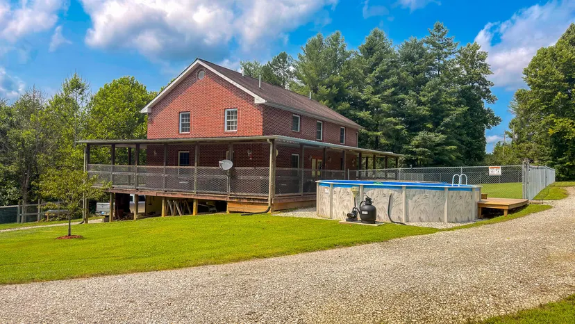 67 Pine Mountain Road, Campton, KY 41301 — primary photo