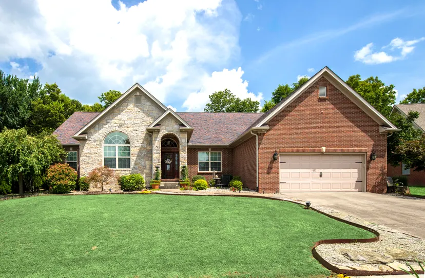 4040 Greentree Road, Versailles, KY 40383 — primary photo