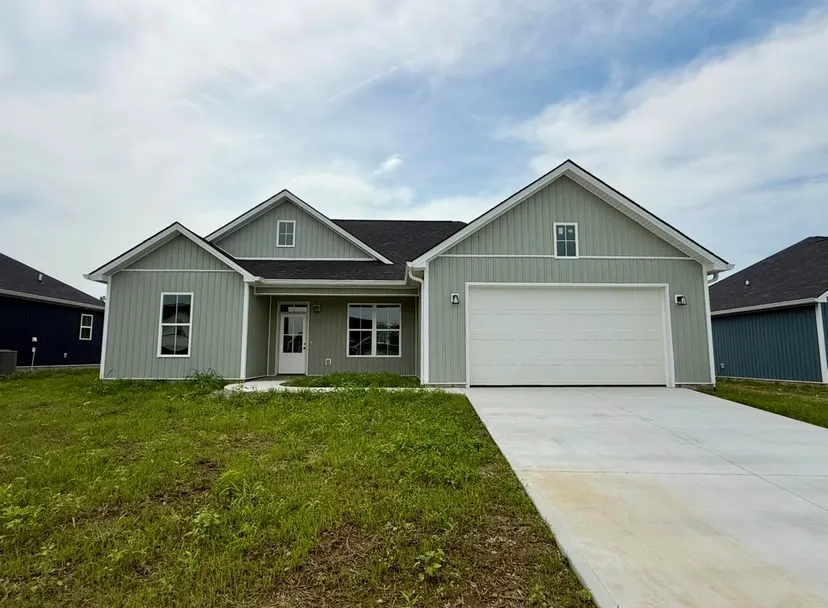 472 Pinehurst Way, Harrodsburg, KY 40330 — primary photo