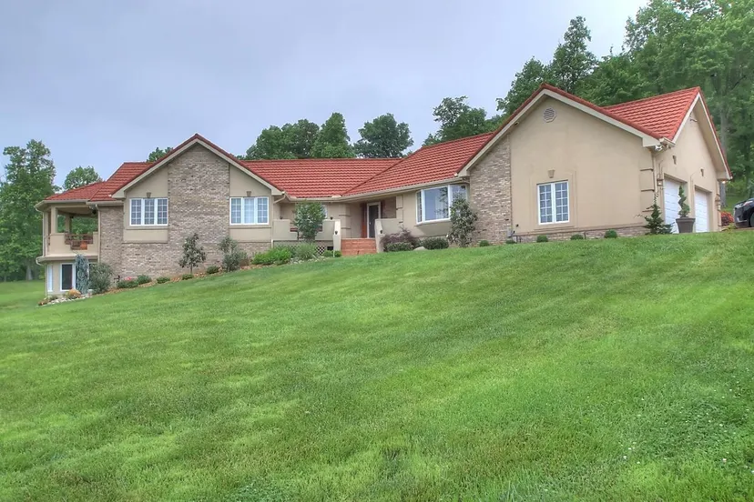 532 Becks Creek Road, Williamsburg, KY 40769 — primary photo