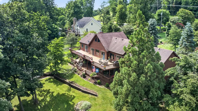 1086 Donmar Drive, Lancaster, KY 40444 — primary photo