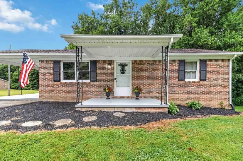 425 Ragged Ridge Road, Waynesburg, KY 40489 — primary photo