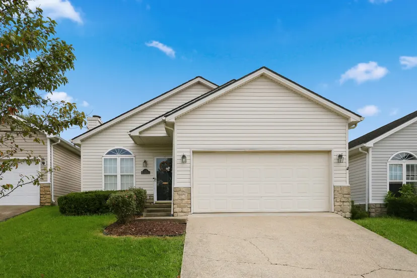 1121 Parliament Way, Lexington, KY 40517 — primary photo