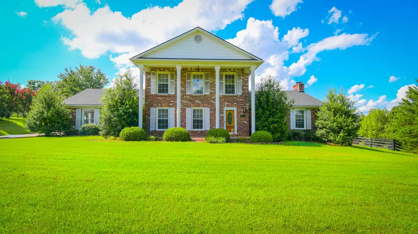 1047 Highview Drive, Lawrenceburg, KY 40342 — primary photo