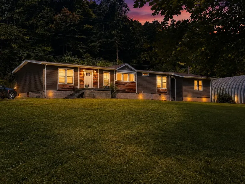 209 Indian Creek Hollow Road, Whitesburg, KY 41858 — primary photo