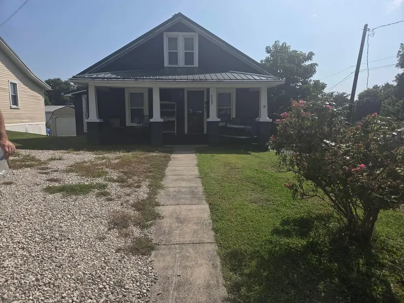 805 Poplar Street, Ravenna, KY 40472 — primary photo