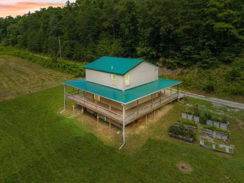 5185 Kentucky 708, Beattyville, KY 41311 — primary photo
