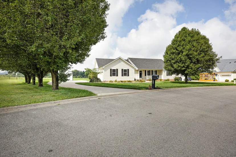 229 Sierra Circle, Stanford, KY 40484 — primary photo