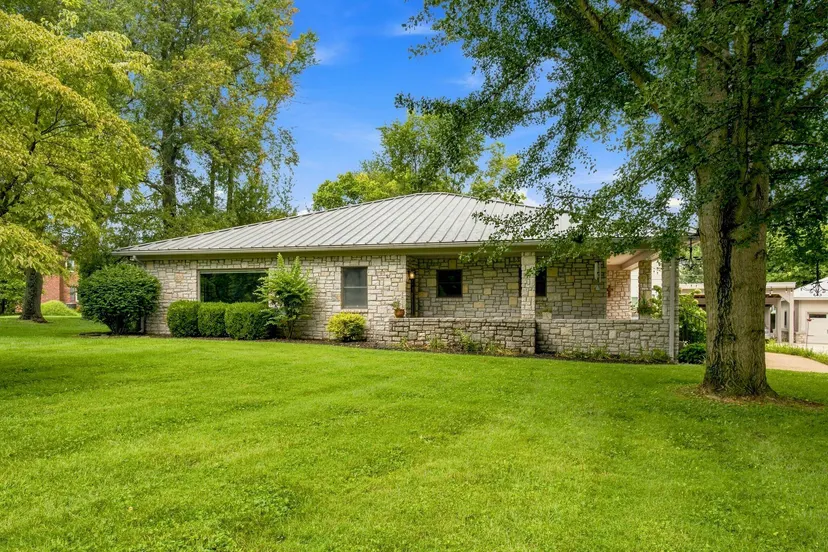 4109 Heraldry Court, Lexington, KY 40513 — primary photo