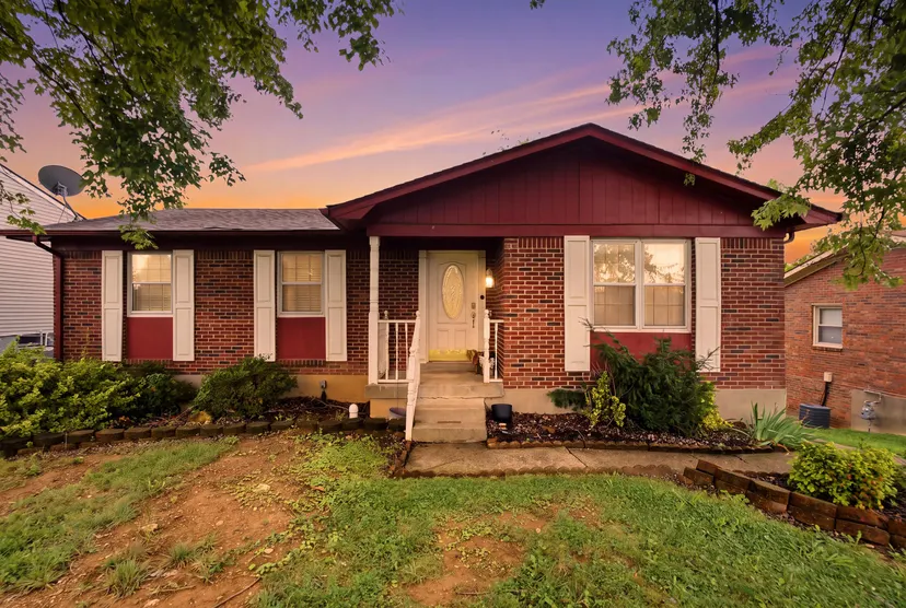 9906 Chapel Hill Road, Louisville, KY 40229 — primary photo