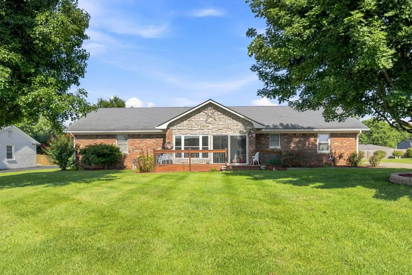 1111 Comanche Trail, Georgetown, KY 40324 — primary photo