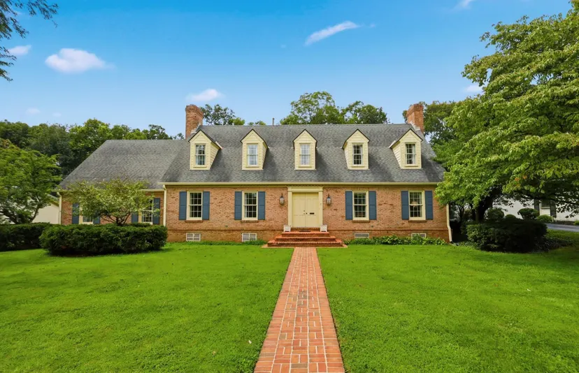 801 Chinoe Road, Lexington, KY 40502 — primary photo