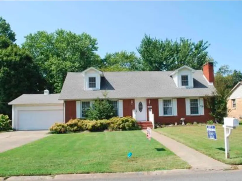 211 Fairlane Drive, Mayfield, KY 42066 — primary photo