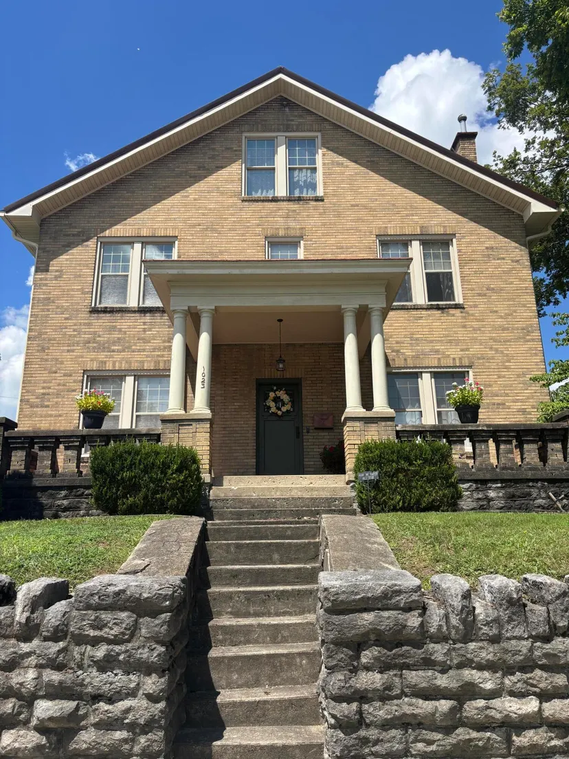 1023 High Street, Paris, KY 40361 — primary photo