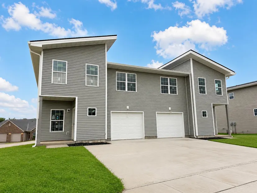 105-107 Elkchester Circle, Nicholasville, KY 40356 — primary photo