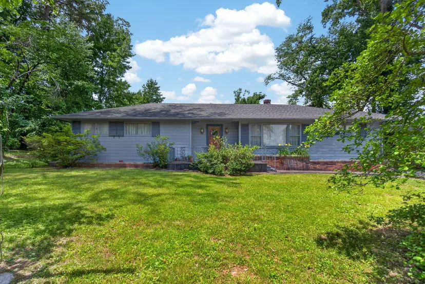 120 Pineview Drive, Albany, KY 42602 — primary photo