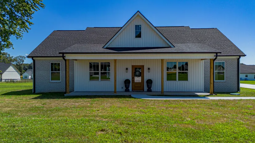 40 Ellie Court, Mayfield, KY 42066 — primary photo