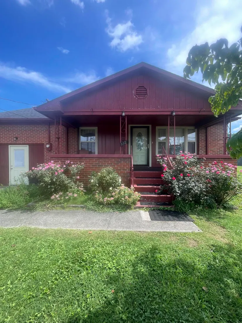 312 N Broadway, Barbourville, KY 40906 — primary photo