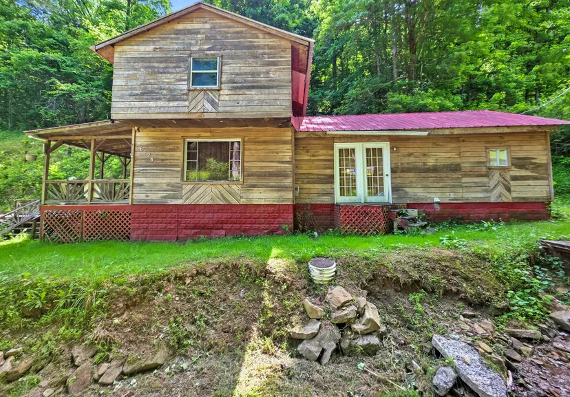 6728 Straight Hollow Road, McVeigh, KY 41555 — primary photo