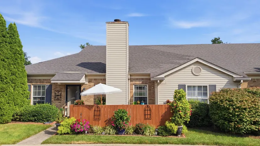 577 Goldon Trophy Trail, Lexington, KY 40514 — primary photo