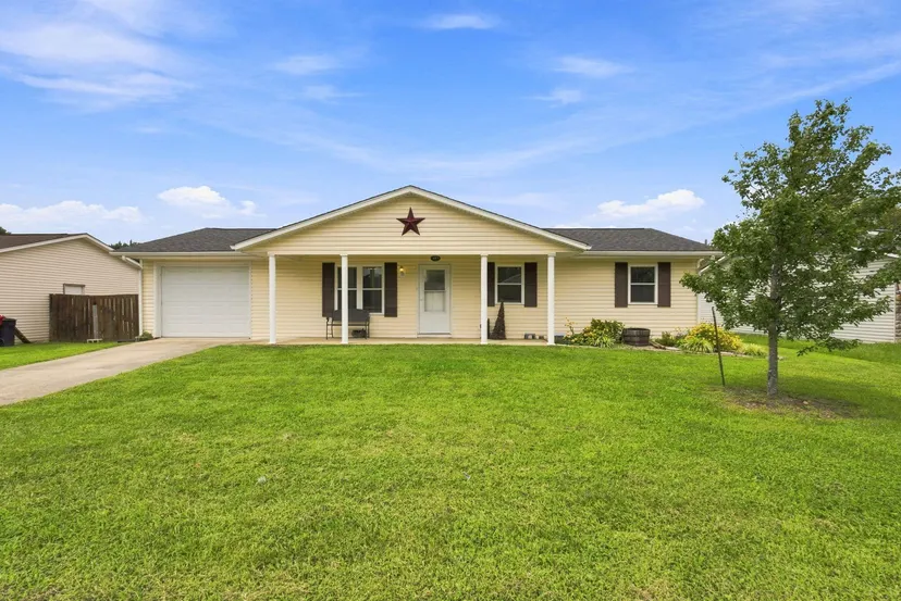 117 S Leawood Drive, Cynthiana, KY 41031 — primary photo