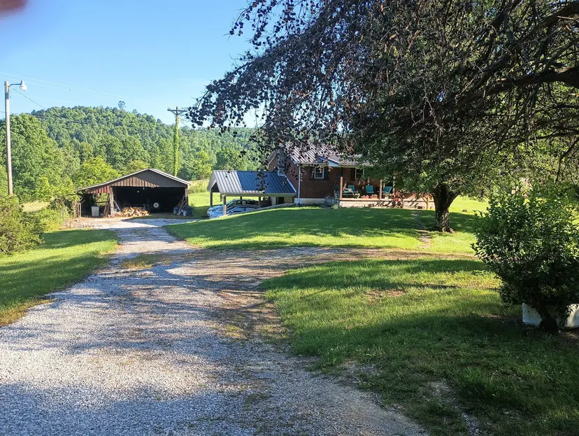 620 Henson Creek Road, Liberty, KY 42539 — primary photo