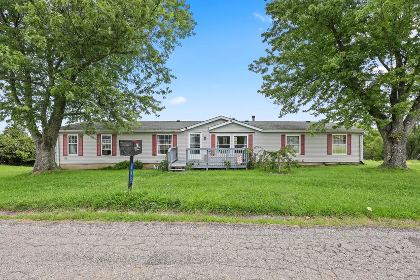 105 Latimer Lane, Williamstown, KY 41097 — primary photo