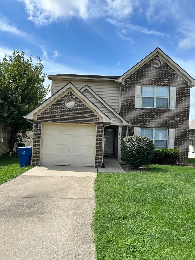 304 Newcastle Lane, Winchester, KY 40391 — primary photo