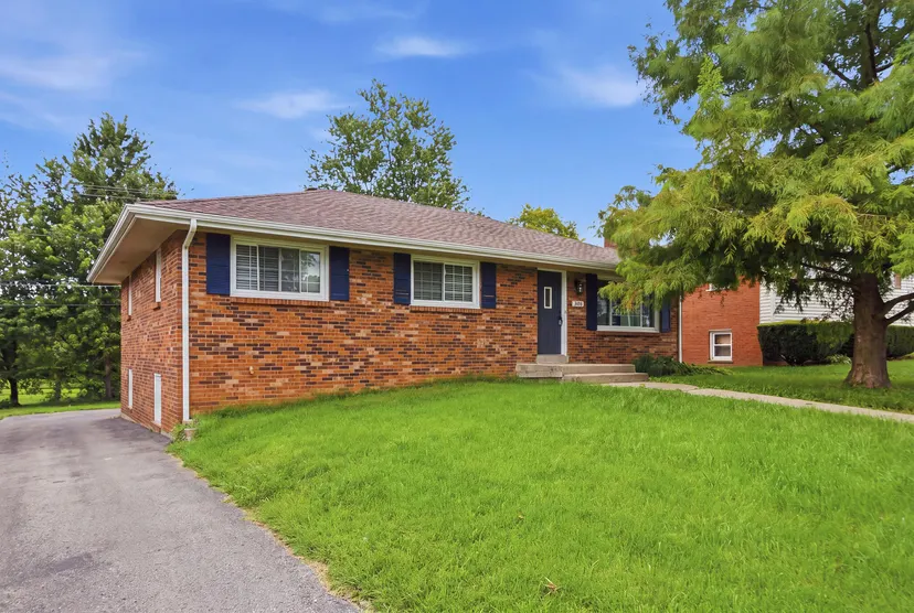 563 Bishop Drive, Lexington, KY 40505 — primary photo