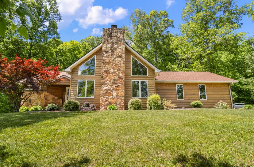 6330 W Laurel Road, London, KY 40741 — primary photo