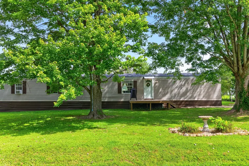 127 Plantation Drive, Danville, KY 40422 — primary photo