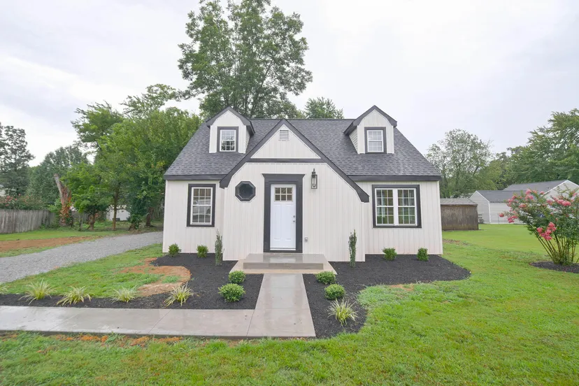 2220 Shawnee Lane, Paducah, KY 42001 — primary photo