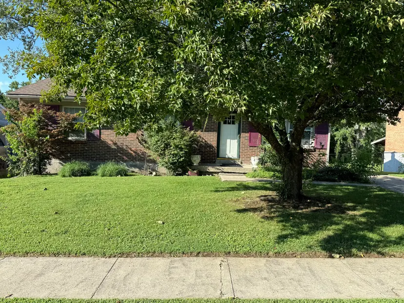 511 Pinewood Drive, Nicholasville, KY 40356 — primary photo