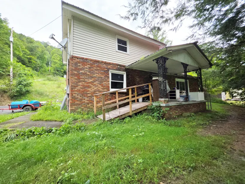 55 Cletis Webb Road, Phyllis, KY 41544 — primary photo