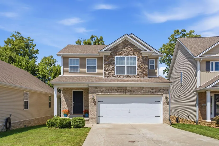 1925 Falling Leaves Lane, Lexington, KY 40509 — primary photo