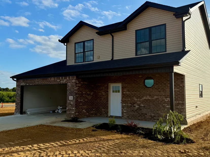 220 Stillwater Drive, Berea, KY 40403 — primary photo