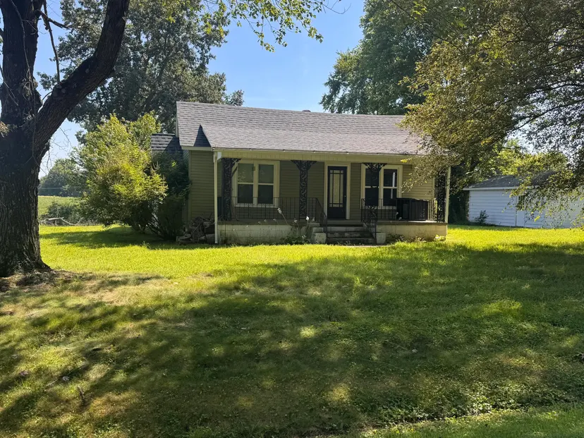 7870 Woodville Road, West Paducah, KY 42086 — primary photo