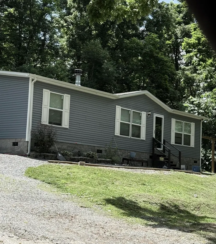 209 S 19th Street, Middlesboro, KY 40965 — primary photo