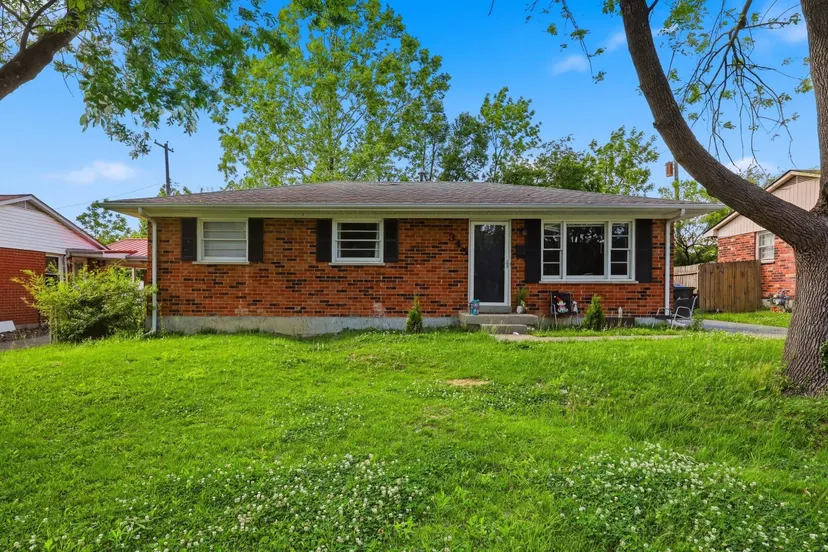 345 Larkwood Drive, Lexington, KY 40509 — primary photo