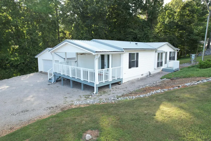 934 Cantrell Road, Eddyville, KY 42038 — primary photo