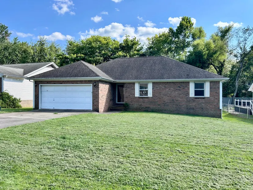 255 Hillington Drive, Paducah, KY 42001 — primary photo