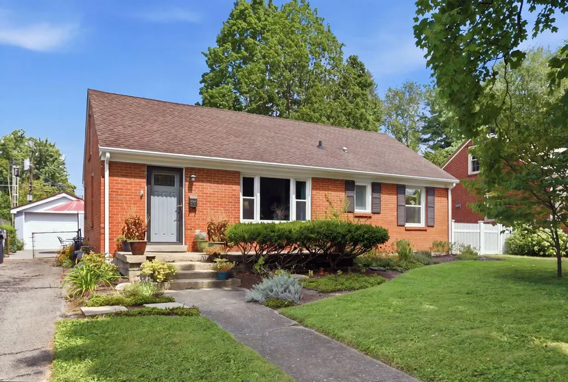 833 Furlong Drive, Lexington, KY 40504 — primary photo