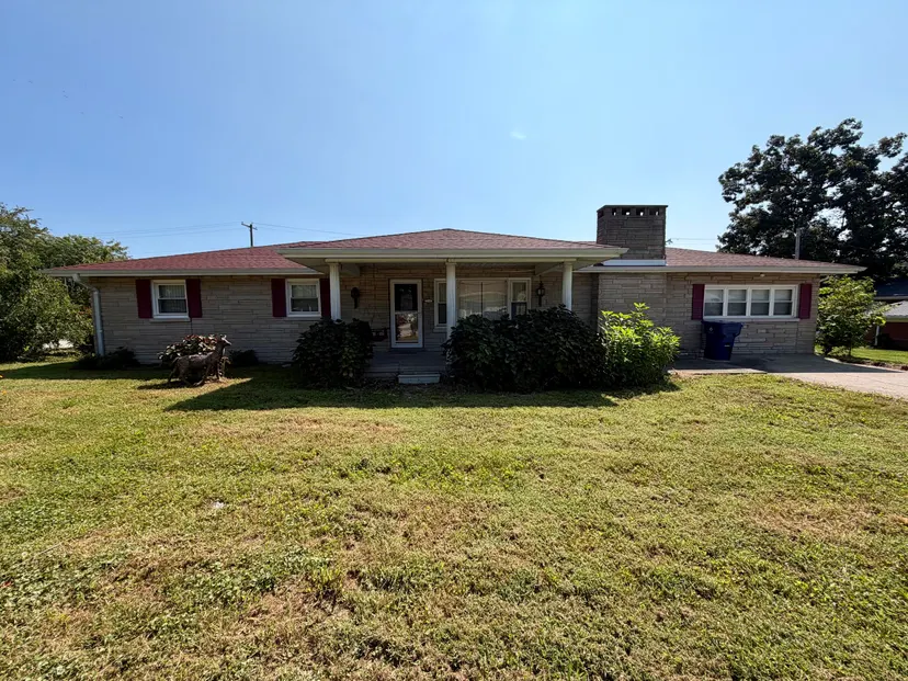 214 Laurel Drive, Berea, KY 40403 — primary photo