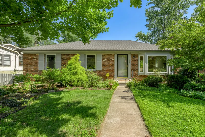 953 Holly Springs Drive, Lexington, KY 40504 — primary photo