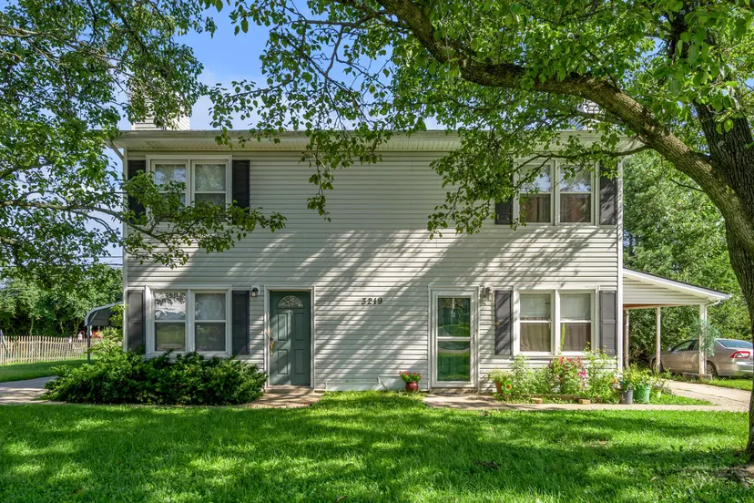 3219 Aqueduct Drive, Lexington, KY 40517 — primary photo