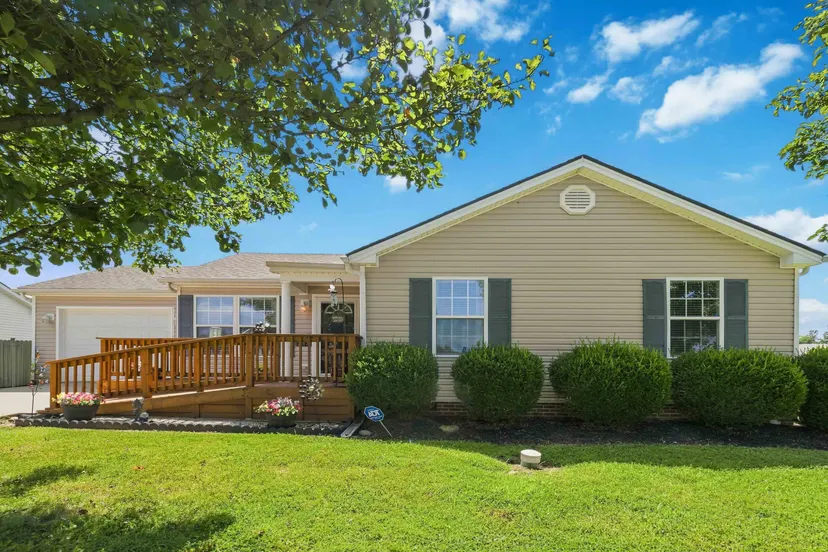 237 Banyan Boulevard, Richmond, KY 40475 — primary photo