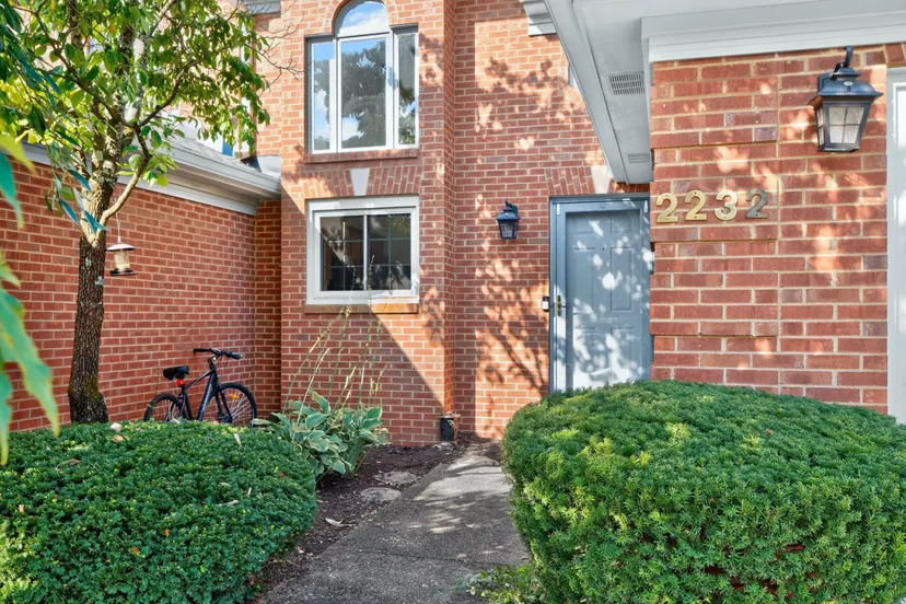2232 Stone Garden Lane, Lexington, KY 40513 — primary photo