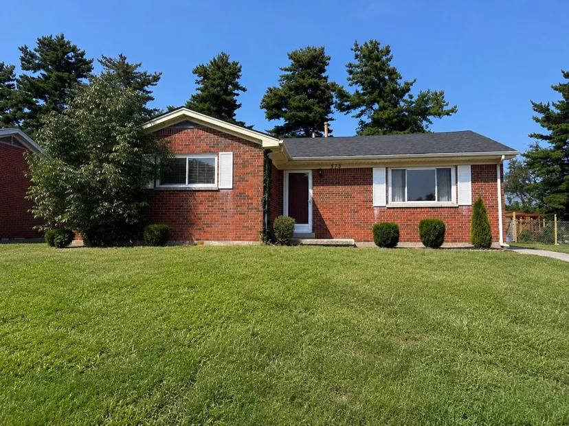 575 Monticello Boulevard, Lexington, KY 40503 — primary photo
