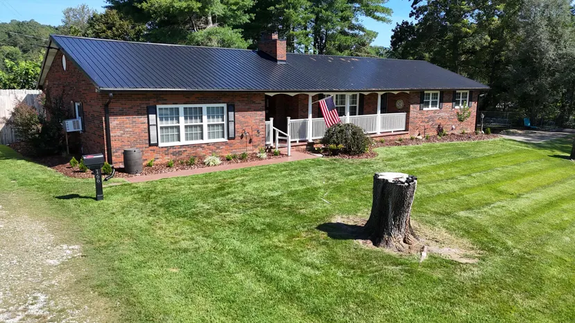 166 Brookview Drive, Manchester, KY 40962 — primary photo