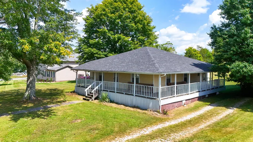 88 Back Street, East Bernstadt, KY 40729 — primary photo